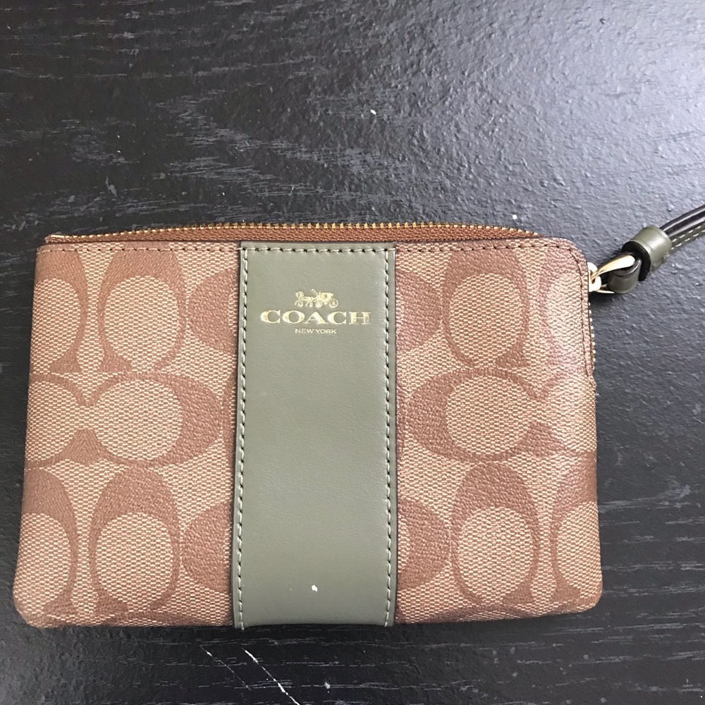 NEW Coach wristlet tan with greenish band
